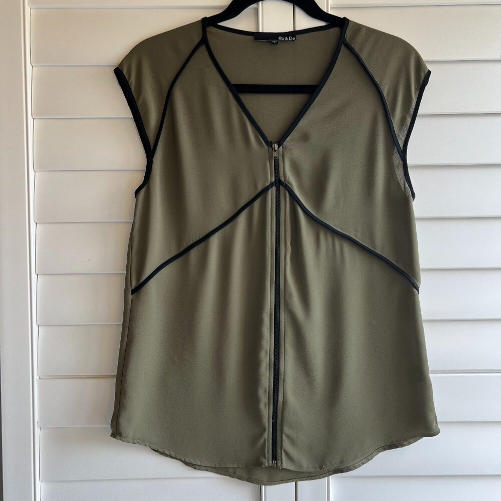 Short sleeve blouse